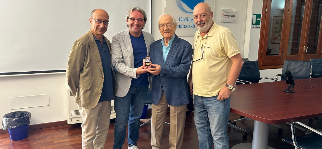 Cinquant'anni di iscrizione, medaglia a Giorgio Di Nuovo
